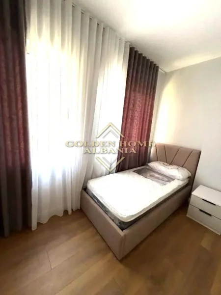 Tirane, jepet me qera 2+1 , 77 m² 600 €