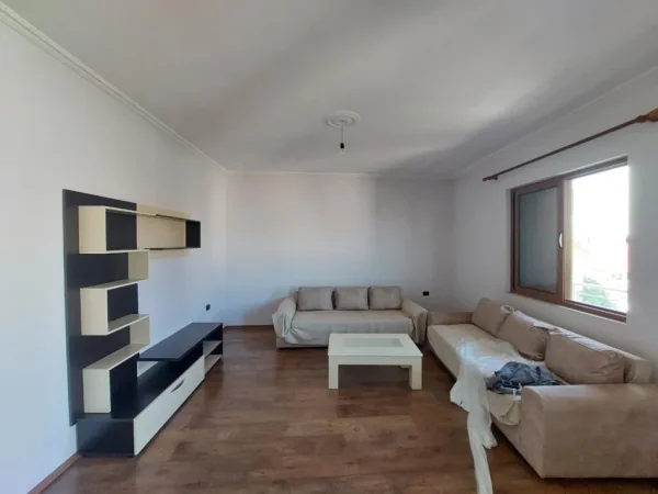 Tirane, jepet me qera apartament 2+1 Kati 3, 120 m² 550 € (Rruga Besa)