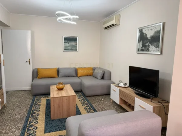 Tirane, jepet me qera apartament 1+1 Kati 2, 55 m² 500 € (Shkolla baletit)