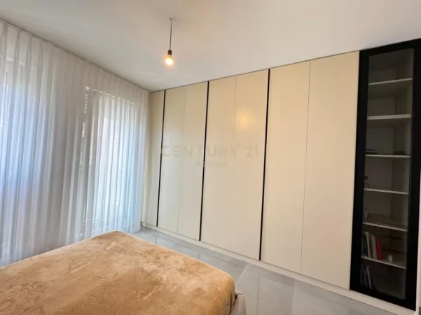 Tirane, jepet me qera apartament 1+1 Kati 2, 75 m² 700 € (Ring center)