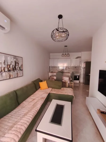 Tirane, jepet me qera apartament 2+1+Ballkon , 80 m² 580 € (Kompleksi Golden Park)