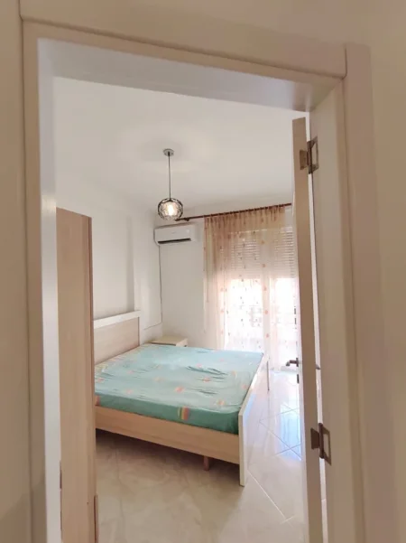 Tirane, jepet me qera apartament 2+1+Ballkon , 80 m² 580 € (Kompleksi Golden Park)