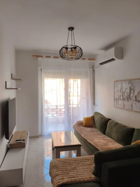 Tirane, jepet me qera apartament 2+1+Ballkon , 80 m² 580 € (Kompleksi Golden Park)