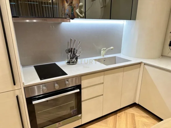 Tirane, jepet me qera apartament 1+1 Kati 5, 70 m² 1.000 € (Square 21)