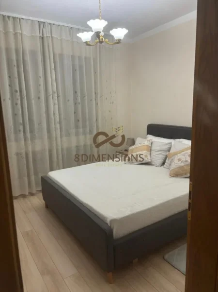 Tirane, jepet me qera apartament 3+1 Kati 3, 100 m² 800 € (myslym shyr)