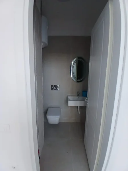 Tirane, jepet me qera dyqan Kati 0, 30 m² 800 € (STACIONI TRENIT)