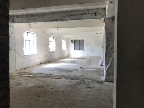 Korce, shes magazine Kati 0, 963 m² 295 lek