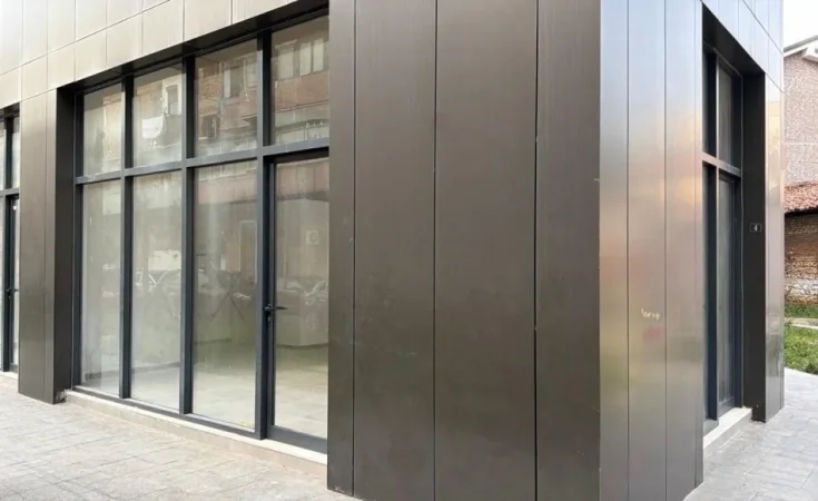 Tirane, jepet me qera ambjent biznesi 190 m² 2100 € (Rruga e Durrësit)