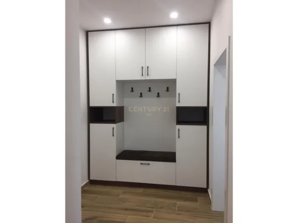 Tirane, jepet me qera apartament 2+1+Ballkon Kati 6, 116 m² 750 € (irfan tomini)