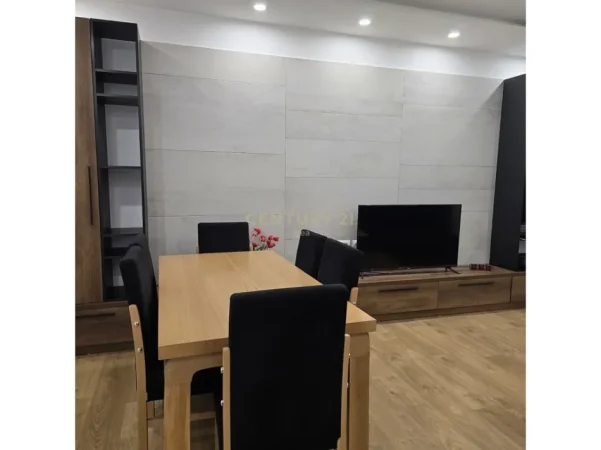 Tirane, jepet me qera apartament 2+1+Ballkon Kati 6, 116 m² 750 € (irfan tomini)