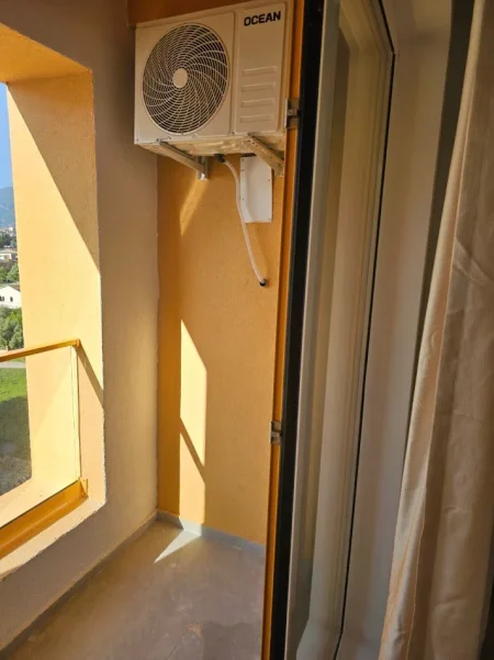 Tirane, jepet me qera apartament 1+1+Ballkon Kati 5, 65 m² 400 € (Ali Demi)