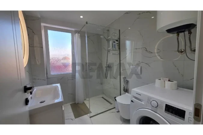 Vlore, jepet me qera apartament 4+1 Kati 3, 135 m² 800 € (Blv. Ismail Qemali,parku AULONA, Vlore)