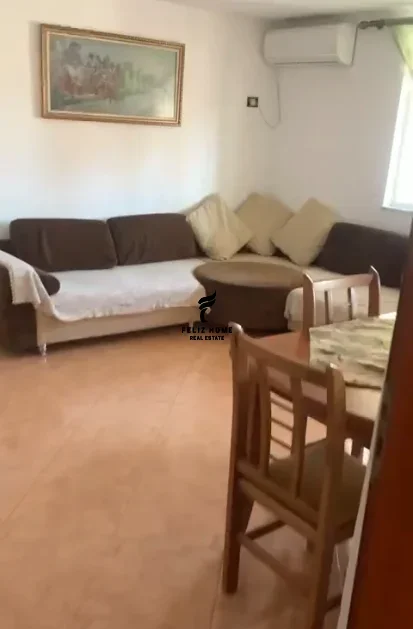 Tirane, jepet me qera apartament 3+1 Kati 6, 93 m² 700 € (PAZARI I RI)