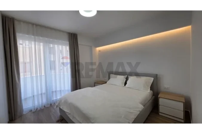 Vlore, jepet me qera apartament 4+1 Kati 3, 135 m² 800 € (Blv. Ismail Qemali,parku AULONA, Vlore)