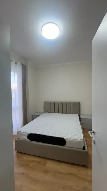 Tirane, jepet me qera apartament 2+1 Kati 1, 75 m² 630 € (5 Maji)