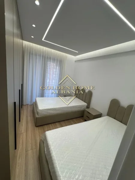Tirane, jepet me qera 2+1 , 110 m² 740 € 