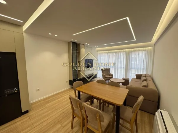 Tirane, jepet me qera 2+1 , 110 m² 740 € 