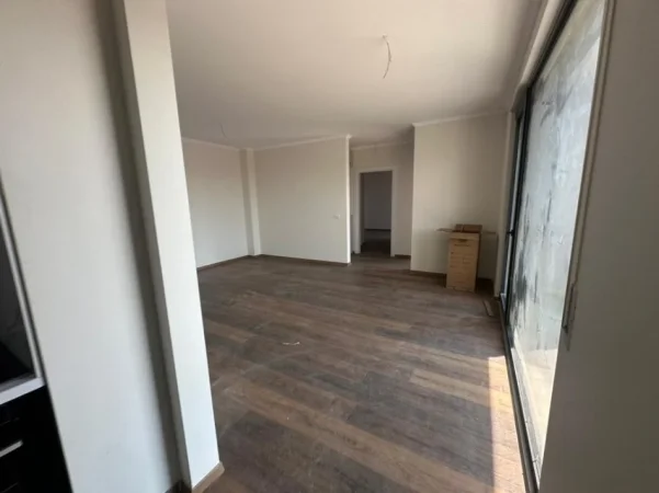 Tirane, jepet me qera apartament 2+1+Ballkon Kati 7, 118 m² 700 € (Kompleksi Akses)