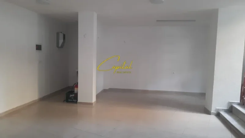Tirane, jepet me qera ambjent biznesi Kati 0, 65 m² 650 € (ALI DEMI)