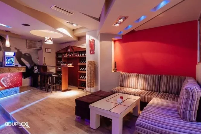 Korce, jepet me qera ambjent biznesi Kati 0, 370 m² 1.500 € (Bulevardi Rilindasit ( tek parku Rinia) Korce)