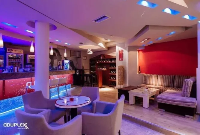 Korce, jepet me qera ambjent biznesi Kati 0, 370 m² 1.500 € (Bulevardi Rilindasit ( tek parku Rinia) Korce)