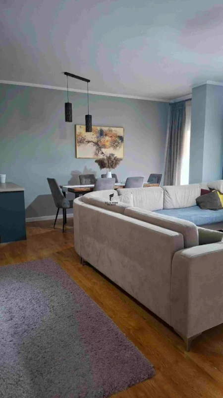 Tirane, jepet me qera apartament 2+1 Kati 3, 120 m² 700 € (DON BOSKO)