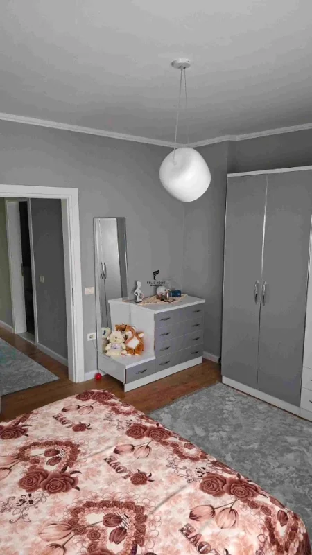 Tirane, jepet me qera apartament 2+1 Kati 3, 120 m² 700 € (DON BOSKO)