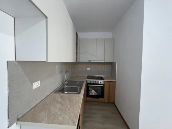 Tirane, shitet apartament 2+1 Kati 1, 95 m² (5 Maji)
