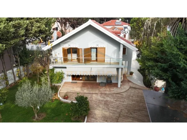Durres, shitet apartament 3+1 Kati 0, 150 m² 1.500.000 € (Qerret)