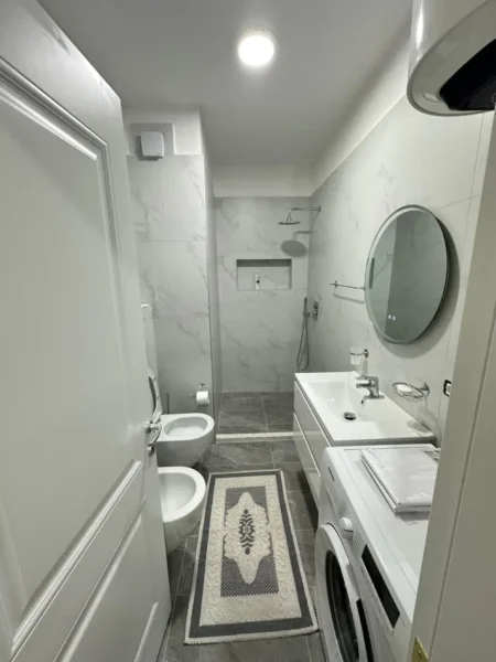 Tirane, jepet me qera apartament 2+1 Kati 1, 108 m² 700 € (700 €/muaj)