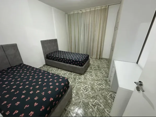 Tirane, jap me qera apartament 2+1+Ballkon Kati 7, 87 m² 600 € (Don Bosko)