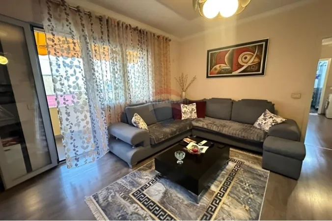 Shitet apartament Kati 8 2+1 Fusha Aviacionit
