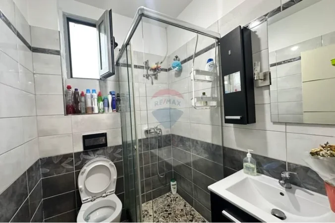 Shitet apartament Kati 8 2+1 Fusha Aviacionit
