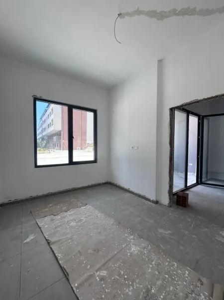 Tirane, shitet apartament 2+1 Kati 1, 107 m² 171.360 € (Rruga e Elbasanit)