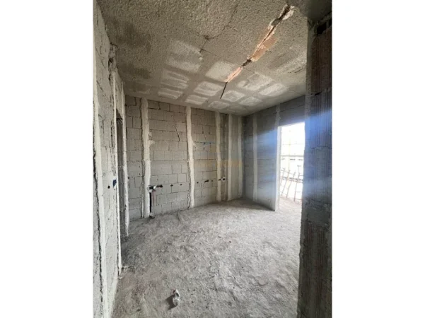 Tirane, shitet apartament 2+1 Kati 5, 94 m² 135.000 € 