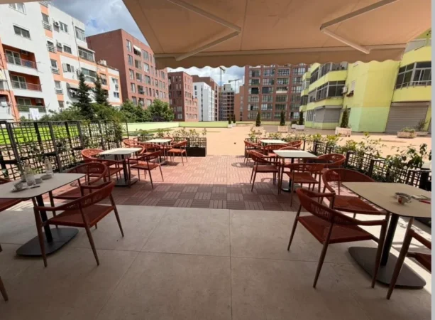 Tirane, shitet ambjent biznesi Kati 0, 80 m² 180.000 € (Jordan Misja)