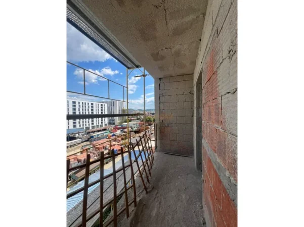 Tirane, shitet apartament 2+1+2+Ballkon Kati 5, 94 m² 135.000 € (Tirana Entry 2)