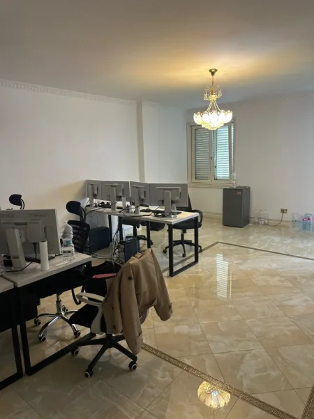 Tirane, jepet me qera zyre Kati 4, 110 m² 1.000 € (Blloku)