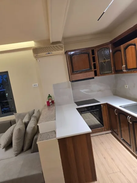 Tirane, jepet me qera apartament 1+1 Kati 3, 70 m² 450 € (DON BOSKO)