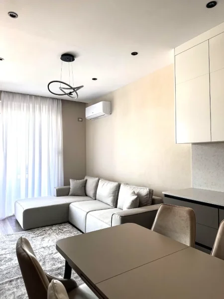 🏡 JEPET SUPER APARTAMENT 2+1, ME QERA TE TERMINALI TEK CASA ITALIA🏡,  750 mije leke