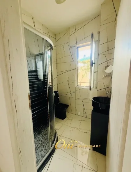 Tirane, jepet me qera apartament 2+1 Kati 4, 140 m² 1.200 € (LIQENI I THATE)