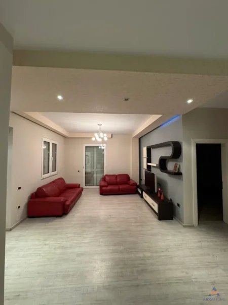 Tirane, shitet Vile Vile 3 Katshe Kati 3, 430 m² 400.000 € (INSTITUT)