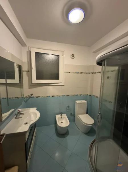 Tirane, shitet Vile Vile 3 Katshe Kati 3, 430 m² 400.000 € (INSTITUT)