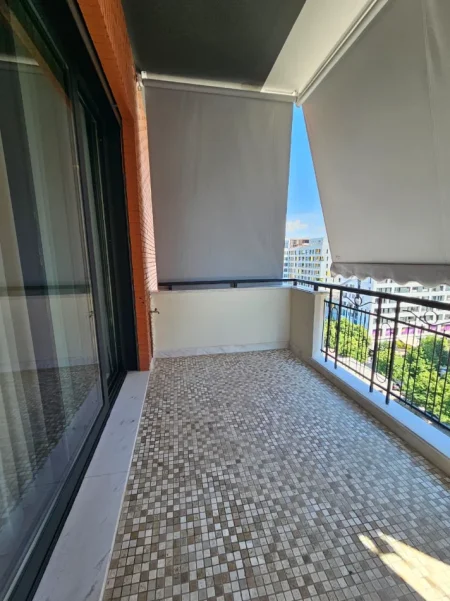 Tirane, jepet me qera apartament 2+1+Ballkon Kati 7, 120 m² 1.600 € (Kompleksi Delijorgji)