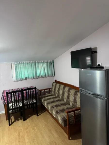 Tirane, jepet me qera garsonier 1+1 Kati 5, 40 m² 260 € (Gjimnazi "Partizani)