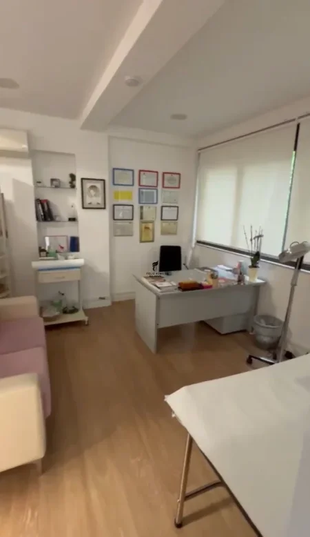 Tirane, jepet me qera zyre Kati 2, 110 m² 1.650 € (BLLOKU)