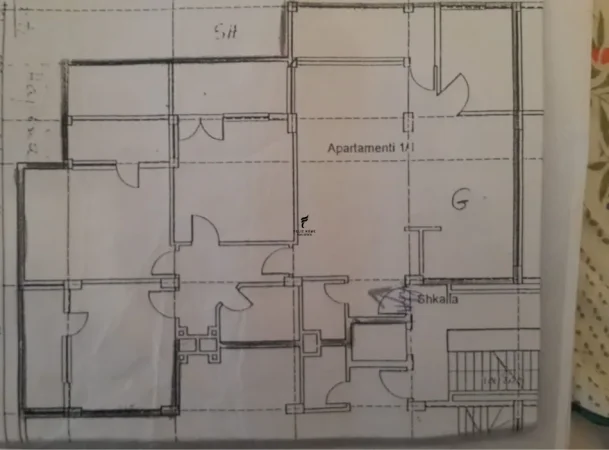 Tirane, jepet me qera zyre Kati 2, 110 m² 1.650 € (BLLOKU)