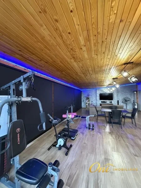 Tirane, shitet apartament 2+1 Kati 5, 170 m² 300.000 € (PRANE FURRE BUKE EUROPA)