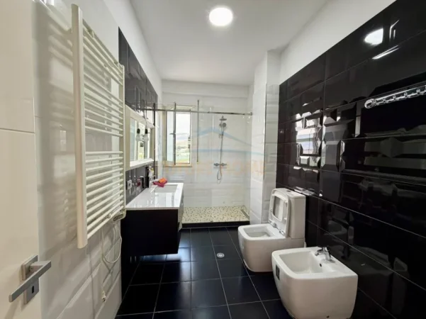 Tirane, shitet apartament 2+1+2 Kati 4, 98 m² 262.000 € (LIQENI I THATE)