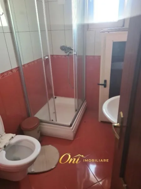 Tirane, jepet me qera apartament 2+1 Kati 7, 90 m² 600 € (SKENDER SHTYLLA)